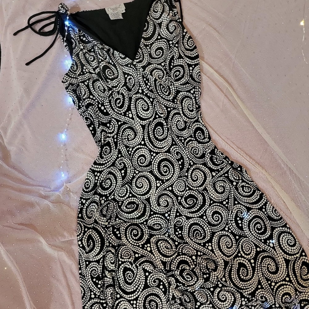 ❤️‍🔥 (2 for $8, 3 for $11, 4 for $14)!
 Maggy L Polka Dot Dress